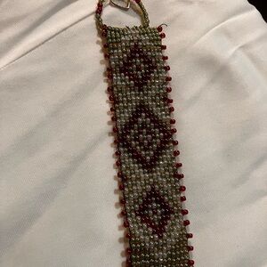 Beaded loomed bracelet with heart clasp 6.5”